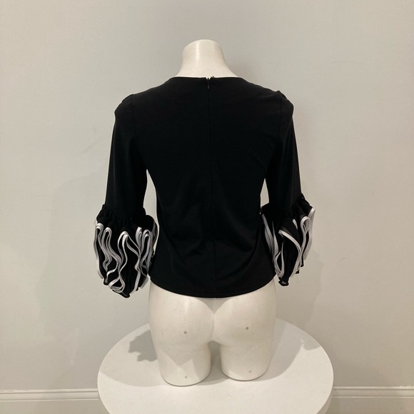 NWOT GRACIA black blouse white tired ruffle 3/4 sleeves S - Picture 5 of 11